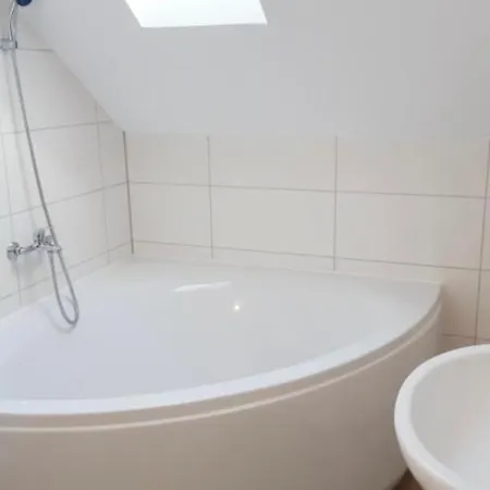 Home2stay Worker Kitchen,wifi,smart Tv,parking *** *
